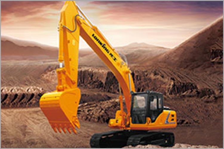 液壓挖掘機 LG6215的雙泵恒功率負流量液壓系統(tǒng)、自動傳感控制，具有再生、優(yōu)先等功能