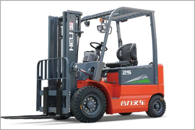 多抽時間去培訓您的濟寧合力叉車操作人員，教給他們安全常識，這樣可以減少對叉車自身和貨物的損害率，同時也可以大幅度降低叉車故障率